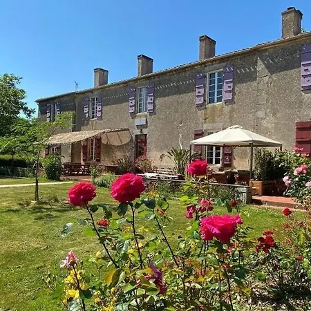 Jolly Chateau * Le Bernard