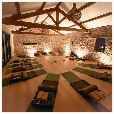 Jolly Chateau Le Bernard